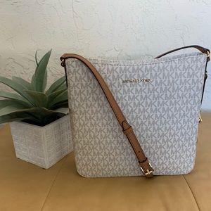 NEW Michael Kors Large Messenger Bag